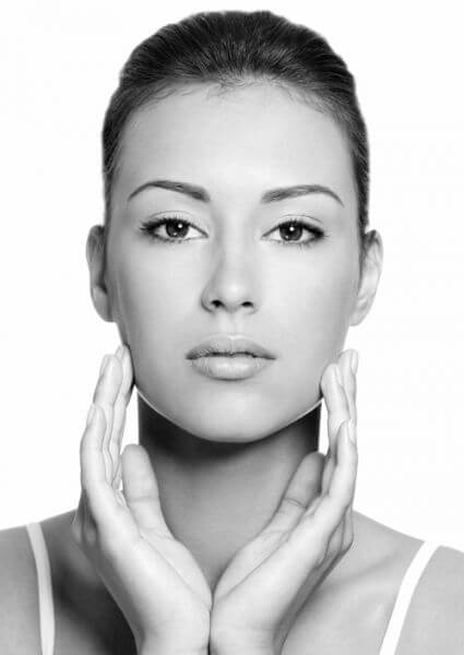 Volumentherapie mit Hyaluronsäure im Gesicht